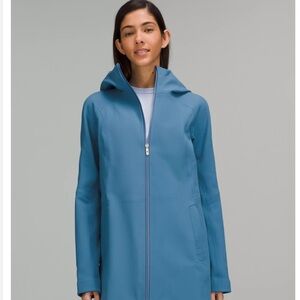 RepelShell Jacket in Light Blue in Women’s Size 6
